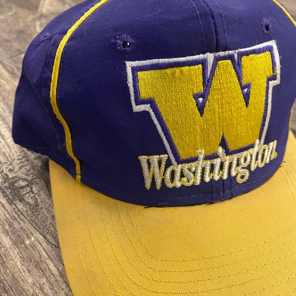 Vintage 1990s Washington Huskies Snapback Hat - Picture 5 of 9